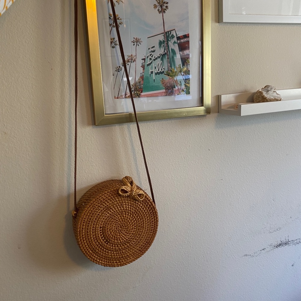 Hand woven raffia crossbody bag